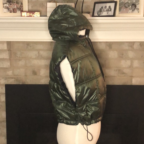 Calvin Klein Performance Repel Evergreen Front Zip Cropped Puffer Vest size M - Picture 8 of 14